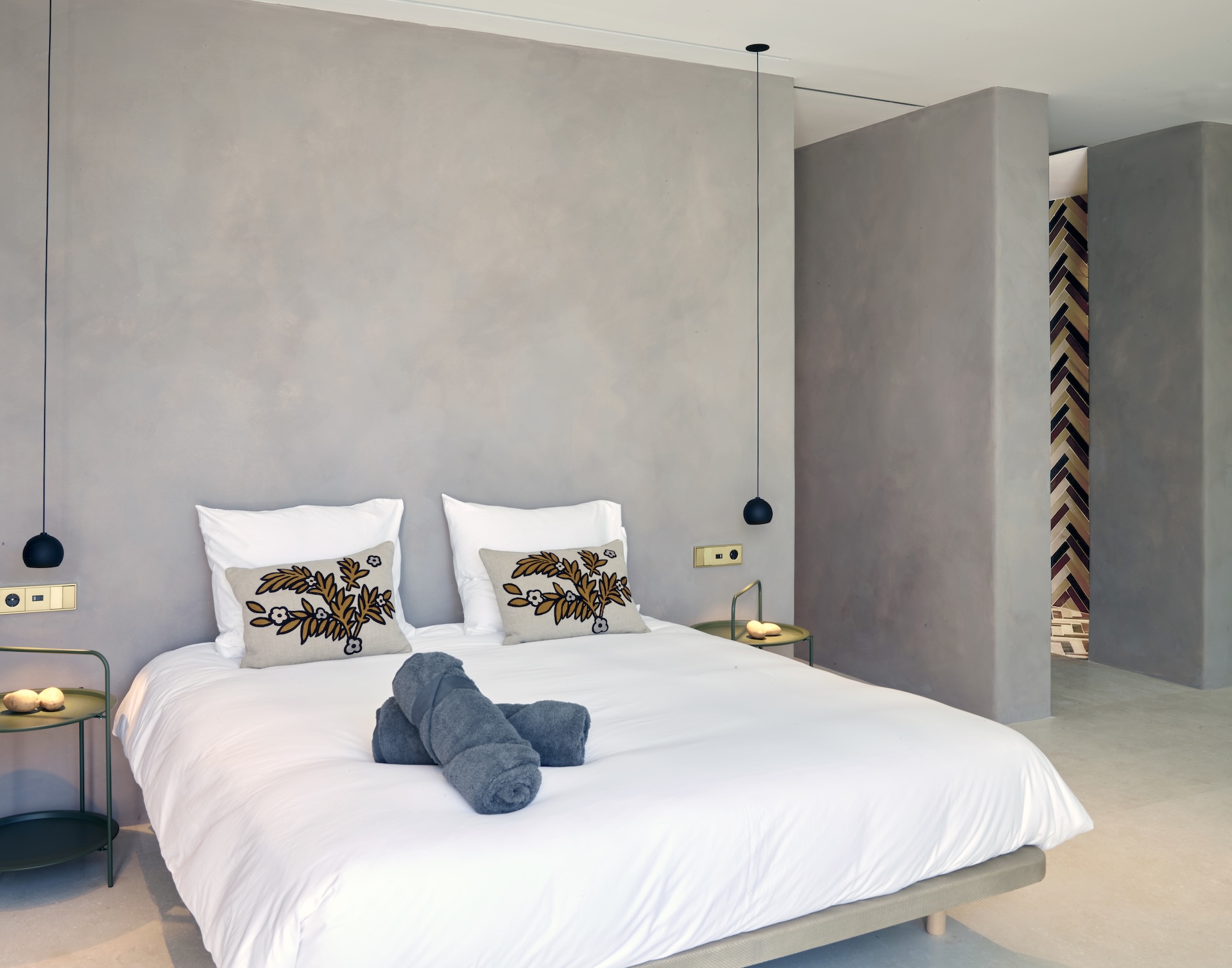 Resa Estates Ibiza koop sale Cala Moli villa seaviews modern bedroom 8.jpg